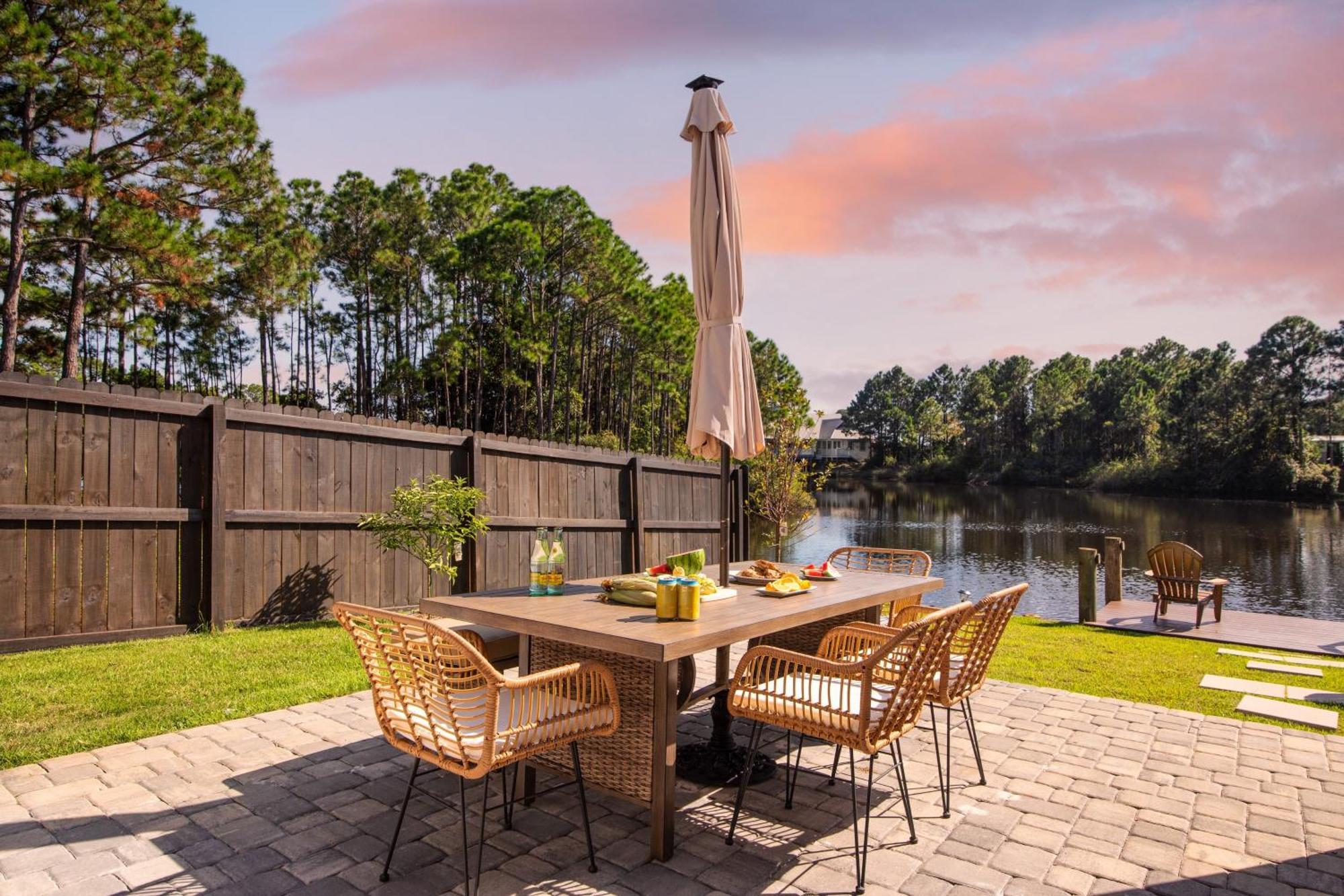 Edgewater By Avantstay Gorgeous Character Lakefront Home W Private Dock Destin Exterior photo